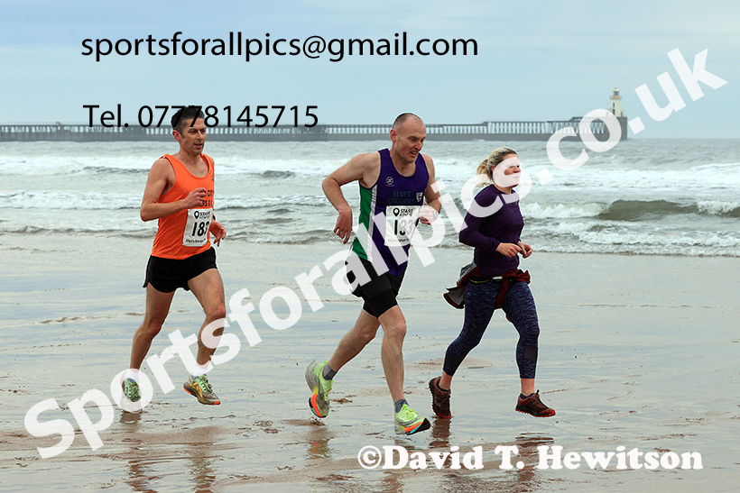 The 2024 Blyth Beach Run, Northumberland.   Photo: David T. Hewitson/Sports for All Pics